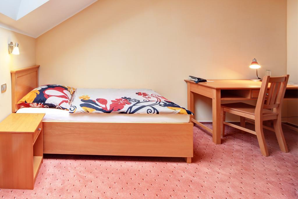 Penzion Harmonie Žlutice Habitación foto
