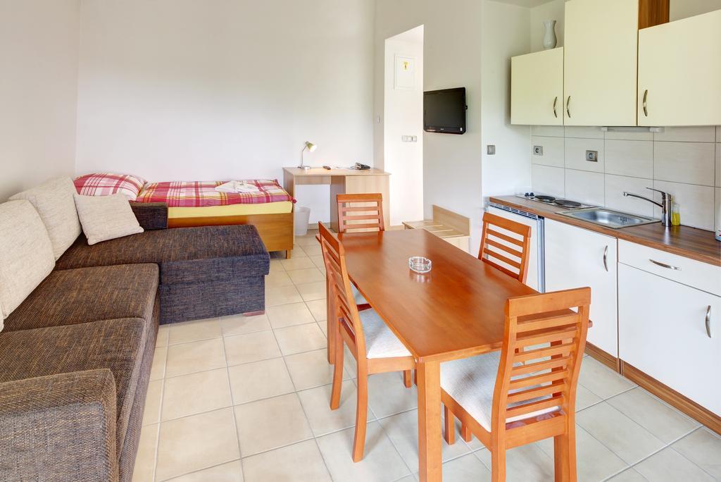 Penzion Harmonie Žlutice Habitación foto